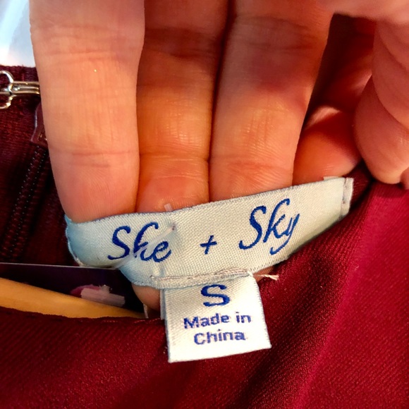 She + sky - burgundy sleeveless ruched top - Picture 7 of 7